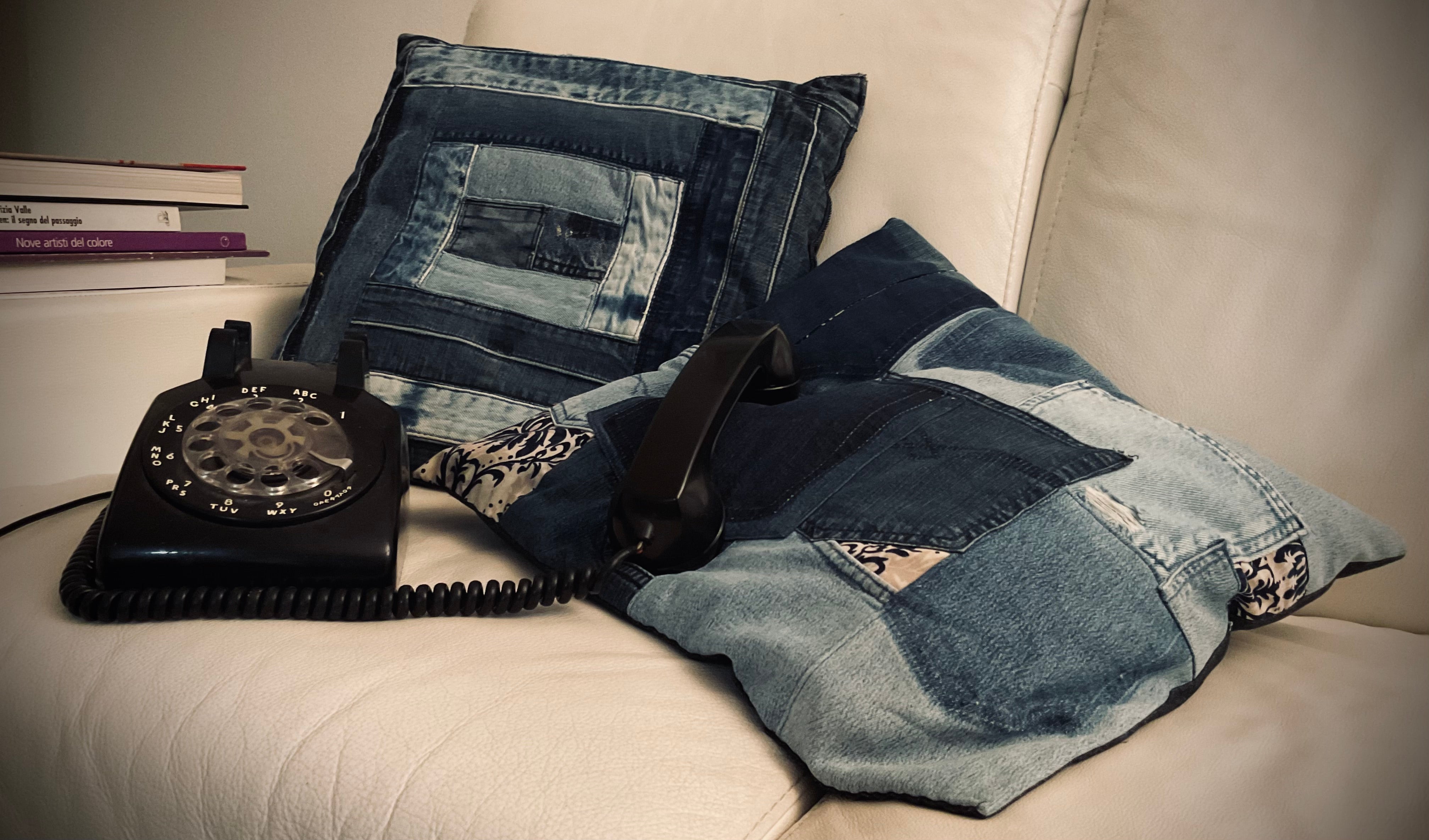 Cuscino denim tasche.
